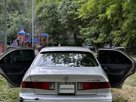Toyota Camry 2000 года за 2 900 000 тг. в Жаркент – фото 21