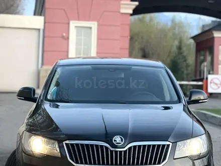 Skoda Superb 2014 года за 8 200 000 тг. в Алматы – фото 2