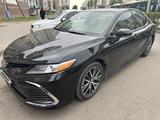 Toyota Camry 2021 года за 16 500 000 тг. в Караганда – фото 2