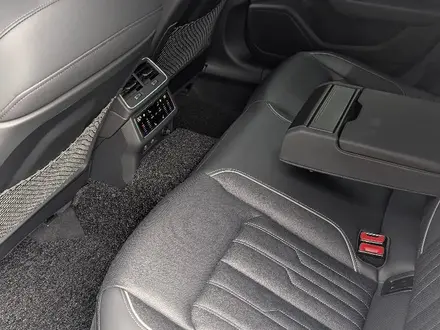 Audi A6 2024 года за 28 500 000 тг. в Алматы – фото 18