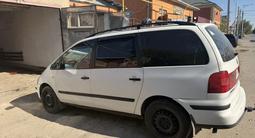 Volkswagen Sharan 2001 года за 2 000 000 тг. в Айтеке би – фото 4