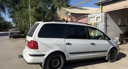 Volkswagen Sharan 2001 года за 2 000 000 тг. в Айтеке би – фото 2
