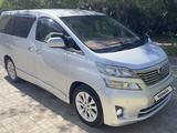 Toyota Alphard 2012 года за 9 500 000 тг. в Актобе – фото 4