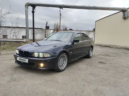 BMW 528 1999 года за 3 300 000 тг. в Караганда – фото 4