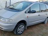 Volkswagen Sharan 1996 годаүшін1 300 000 тг. в Актобе – фото 2