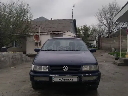 Volkswagen Passat 1995 года за 1 750 000 тг. в Шымкент – фото 2