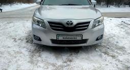 Toyota Camry 2010 года за 7 200 000 тг. в Усть-Каменогорск – фото 2