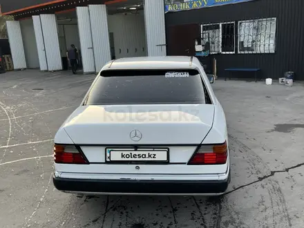 Mercedes-Benz E 230 1991 года за 900 000 тг. в Алматы – фото 2