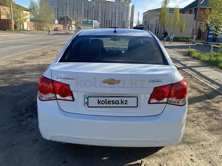 Chevrolet Cruze 2012 года за 3 500 000 тг. в Семей – фото 2