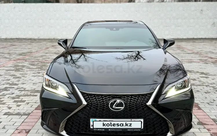 Lexus ES 350 2022 года за 29 000 000 тг. в Шымкент