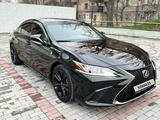 Lexus ES 350 2022 года за 29 000 000 тг. в Шымкент – фото 4