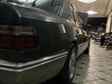 Mercedes-Benz E 220 1993 годаfor3 600 000 тг. в Шымкент – фото 4