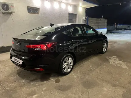 Hyundai Elantra 2019 года за 8 200 000 тг. в Шымкент – фото 6