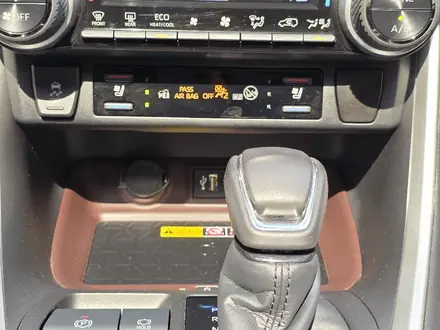 Toyota RAV4 2023 года за 18 900 000 тг. в Алматы – фото 26