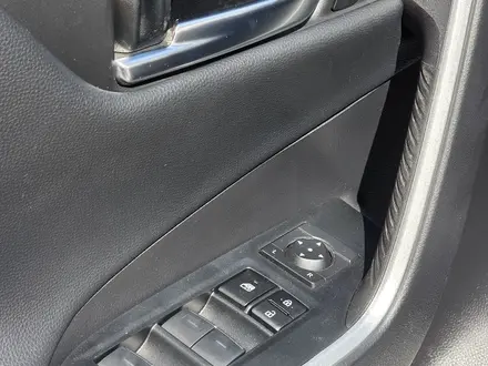 Toyota RAV4 2023 года за 18 900 000 тг. в Алматы – фото 16
