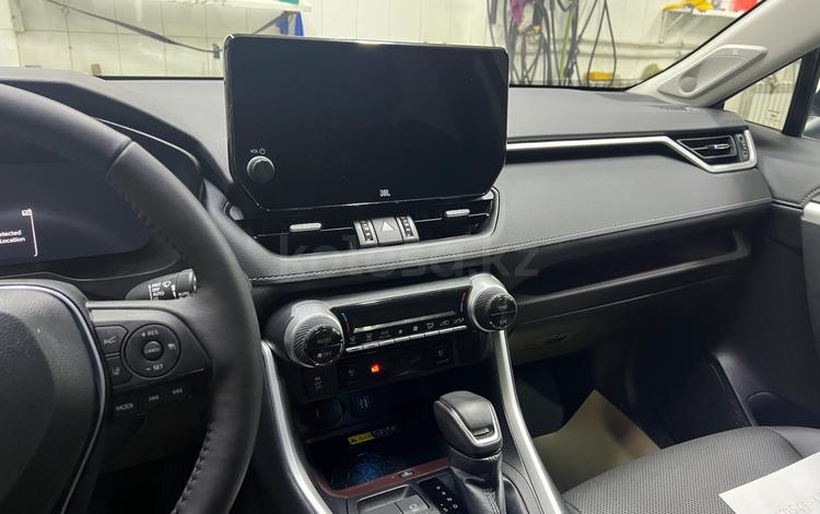 Toyota RAV4 — миниатюра 4