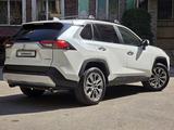 Toyota RAV4 2023 года за 18 900 000 тг. в Алматы – фото 5