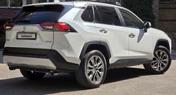 Toyota RAV4 2023 годаүшін18 900 000 тг. в Алматы – фото 5