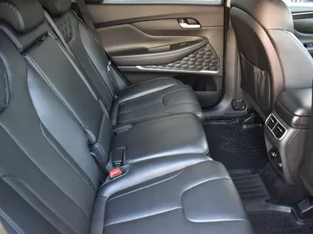 Hyundai Santa Fe 2021 года за 12 590 000 тг. в Астана – фото 17