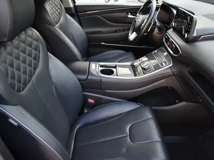Hyundai Santa Fe 2021 года за 12 590 000 тг. в Астана – фото 16