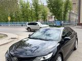 Toyota Camry 2019 года за 14 200 000 тг. в Астана – фото 3