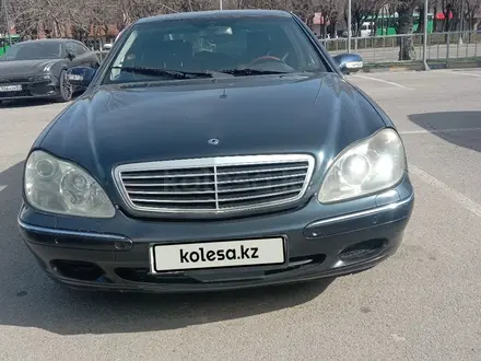 Mercedes-Benz S 320 1999 года за 3 500 000 тг. в Алматы