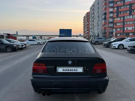 BMW 528 1997 года за 2 700 000 тг. в Алматы – фото 4