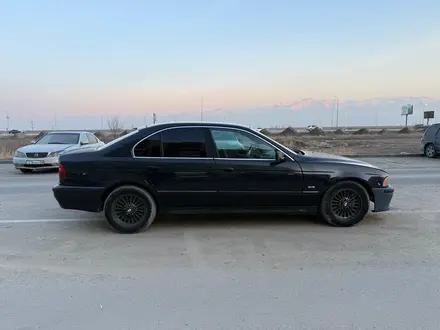 BMW 528 1997 года за 2 700 000 тг. в Алматы – фото 3