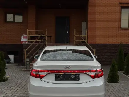 Hyundai Grandeur 2015 годаүшін8 750 000 тг. в Алматы – фото 11