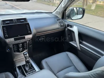 Toyota Land Cruiser Prado 2020 года за 36 000 000 тг. в Алматы – фото 22