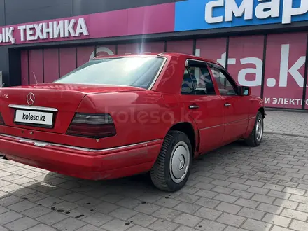 Mercedes-Benz E 220 1994 года за 1 000 000 тг. в Караганда – фото 6