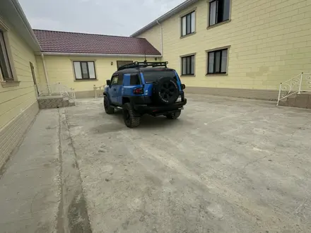 Toyota FJ Cruiser 2008 года за 15 000 000 тг. в Атырау – фото 4