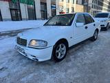Mercedes-Benz C 180 1994 годаfor2 390 000 тг. в Астана – фото 3