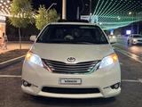 Toyota Sienna 2015 года за 10 000 000 тг. в Атырау