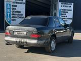 Mercedes-Benz E 200 1993 годаүшін1 550 000 тг. в Талдыкорган – фото 2