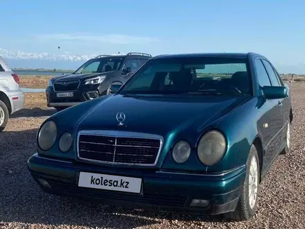 Mercedes-Benz E 230 1996 года за 2 200 000 тг. в Байсерке – фото 4