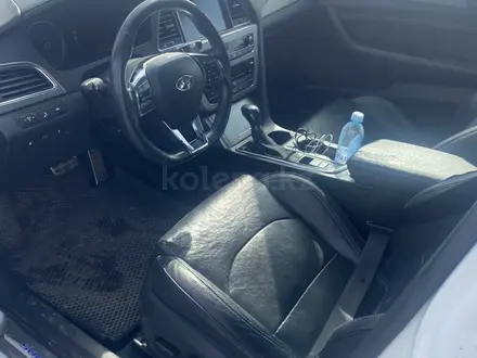 Hyundai Sonata 2015 года за 3 000 000 тг. в Караганда – фото 12
