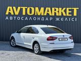 Volkswagen Passat 2017 года за 7 700 000 тг. в Актобе – фото 4