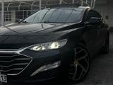 Chevrolet Malibu 2020 года за 11 000 000 тг. в Шымкент – фото 2