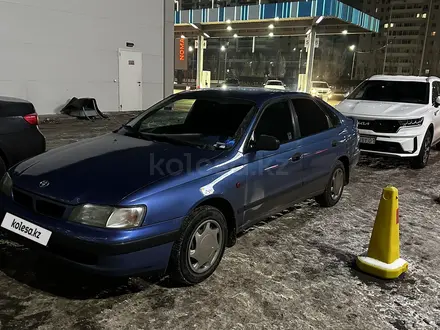 Toyota Carina E 1997 года за 3 300 000 тг. в Астана