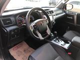 Toyota 4Runner 2018 года за 16 000 000 тг. в Актобе – фото 4