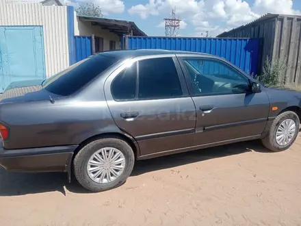 Nissan Primera 1993 года за 1 200 000 тг. в Семей