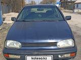 Volkswagen Golf 1994 годаfor900 000 тг. в Семей