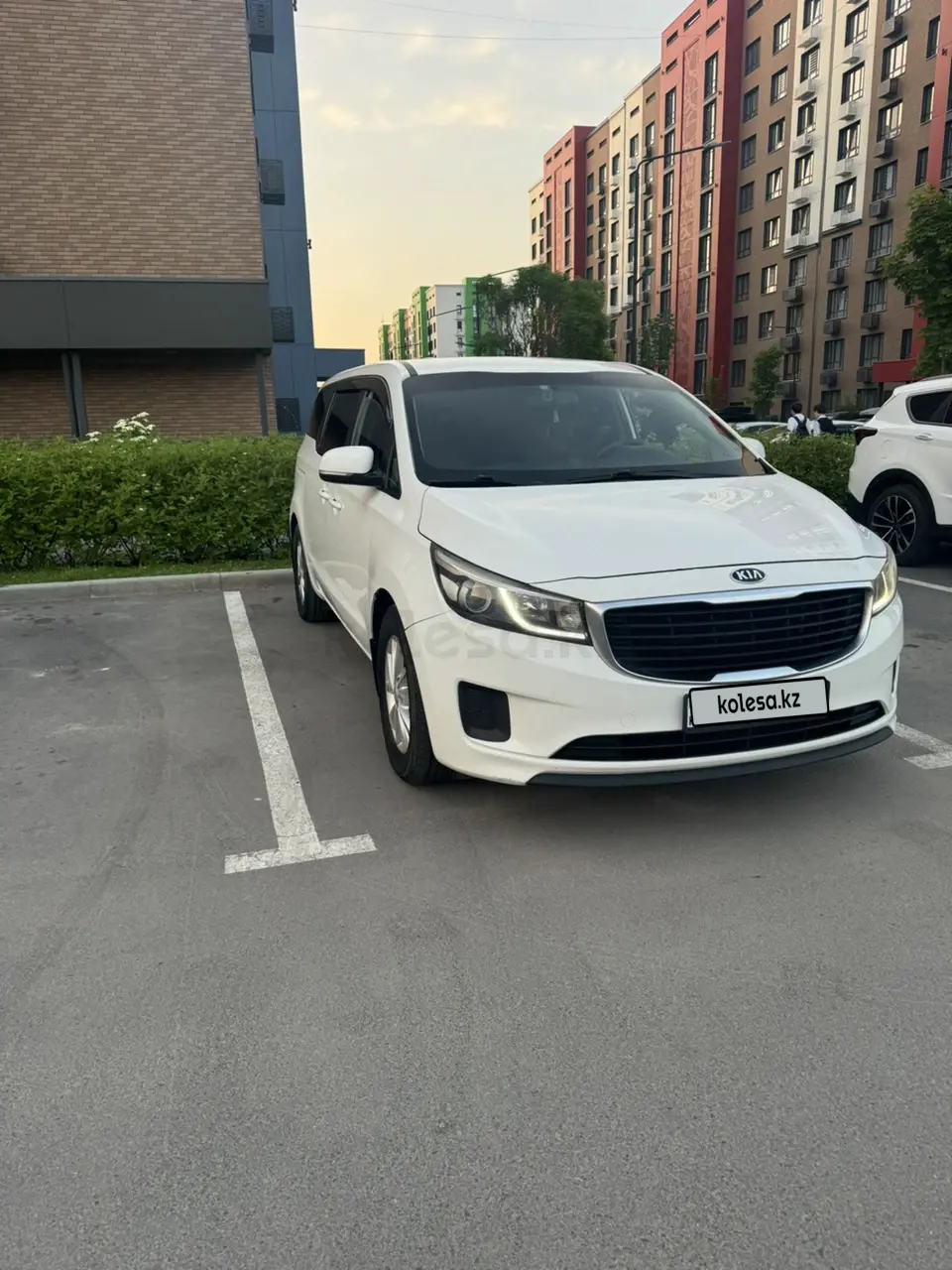 Kia Carnival, 2015