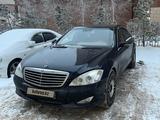 Mercedes-Benz S 500 2006 годаүшін2 000 000 тг. в Астана