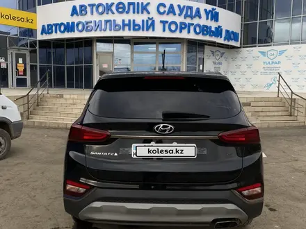 Hyundai Santa Fe 2019 года за 12 800 000 тг. в Уральск – фото 4