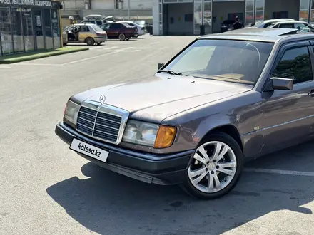 Mercedes-Benz E 200 1993 года за 1 300 000 тг. в Алматы – фото 14