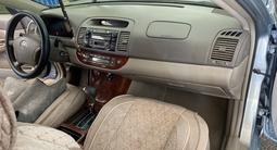 Toyota Camry 2005 года за 6 200 000 тг. в Усть-Каменогорск – фото 4