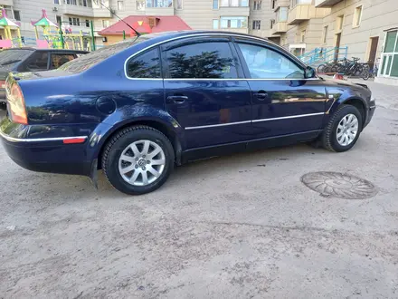 Volkswagen Passat 2004 года за 3 000 000 тг. в Астана – фото 11