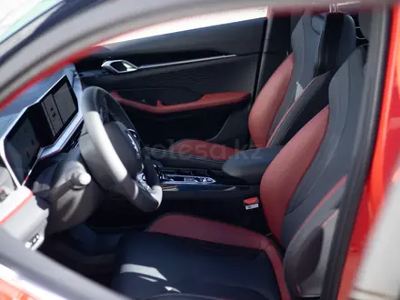 Geely Coolray Flagship 2025 года за 9 990 000 тг. в Жезказган – фото 15